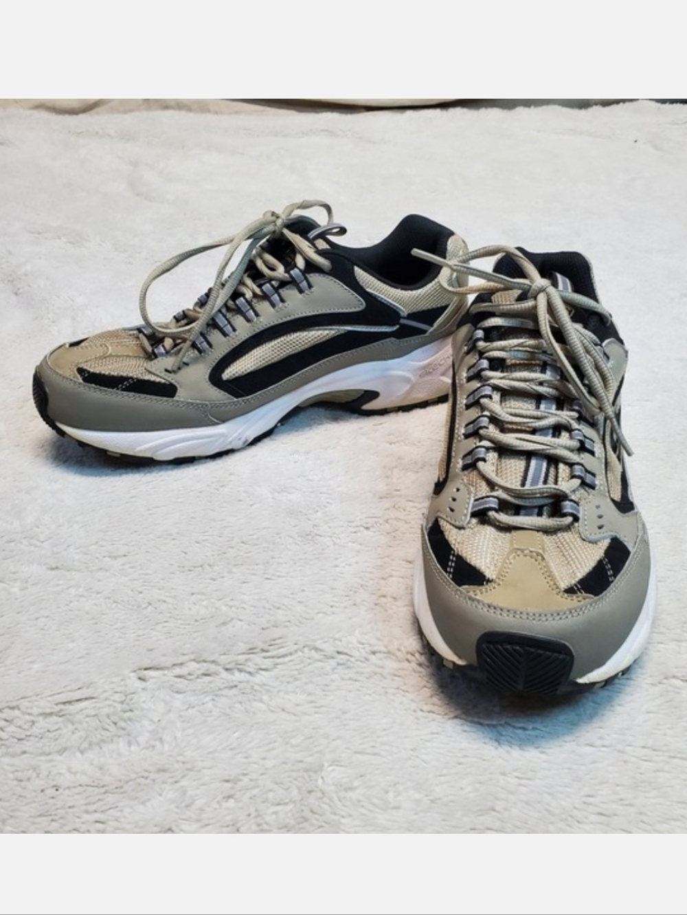 Skechers Tan Black Sneakers Shoe Men 9.5 Everyday Preppy Running Workout Classic
